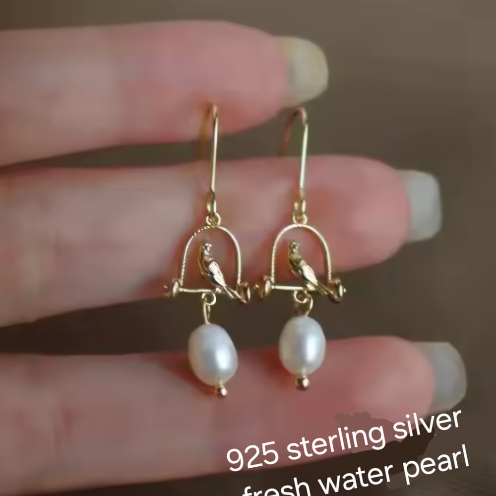 Elegant Gold and Pearl Earrings